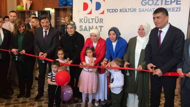 TCDD Genel Müdürü Metin Akbaş: '165 yıllık geçmişi olan TCDD'nin tarihi objeleri bu odada sergilenmekte'