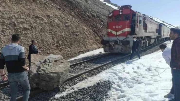 TCDD makinistlerinin çalışma süreleri masada