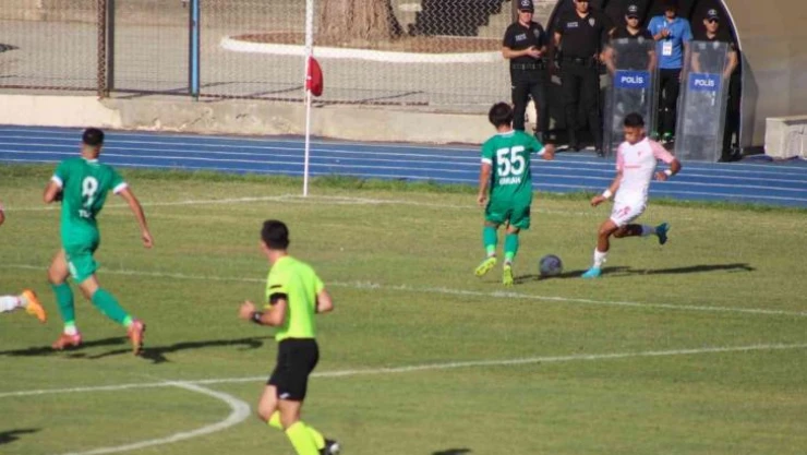 TFF 3. Lig: Efeler 09 SK: 0 - Kepez Belediyespor: 1