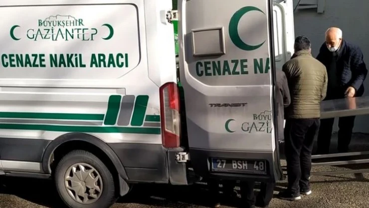 Tırın çarptığı genç hayatını kaybetti