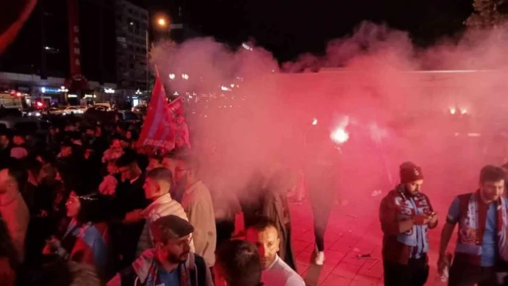 Trabzonspor'un şampiyonluğu Başkentte coşkuyla kutlandı