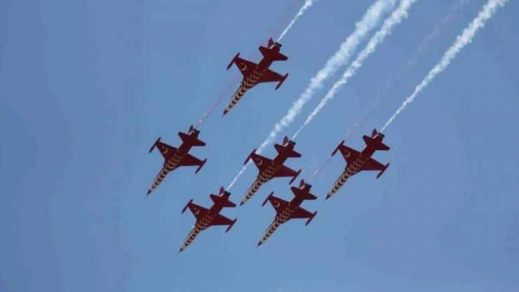 Türk Yıldızları'ndan gösteri öncesi son prova