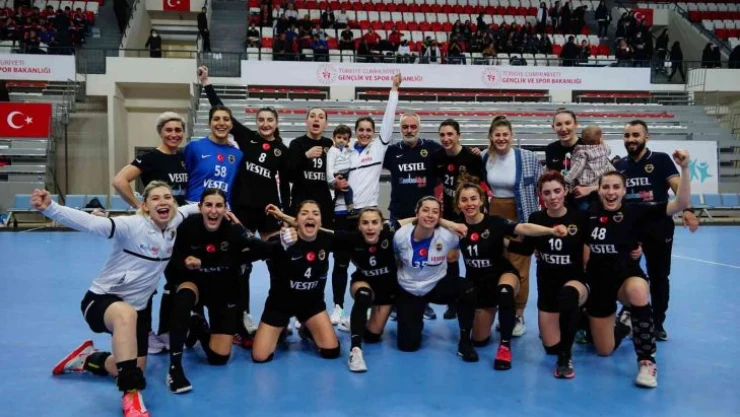 Türkiye Kadınlar Hentbol Süper Ligi: Kastamonu Belediyespor: 36 - İzmir Büyükşehir Belediyespor: 32
