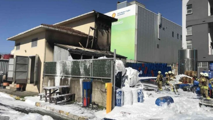 Tuzla boya fabrikasında yangın: Dumanlar gökyüzünü kapladı