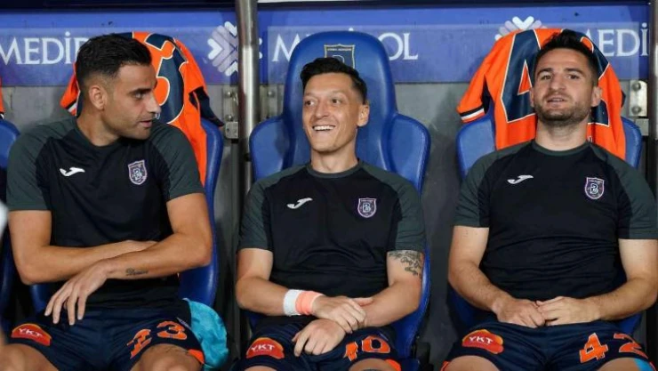 UEFA Avrupa Konferans Ligi: Başakşehir: 0 - Royal Antwerp: 0 (Maç devam ediyor)