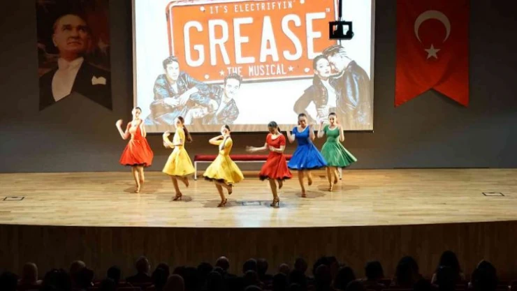 Uluslararası Dünya Dans Günü öğrencilerle birlikte kutlandı