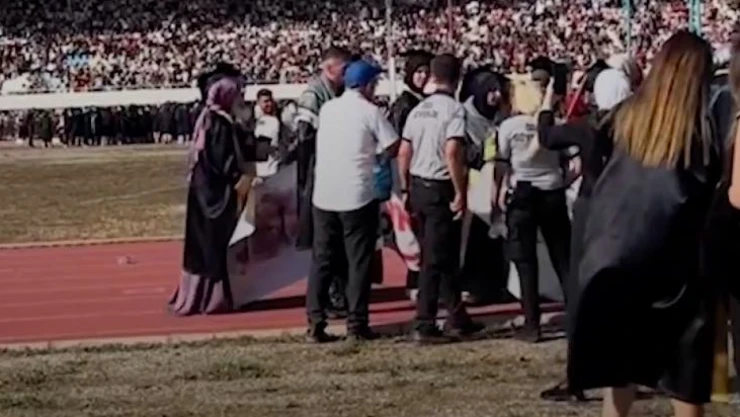 Üniversitede Gazze pankartına müdahale