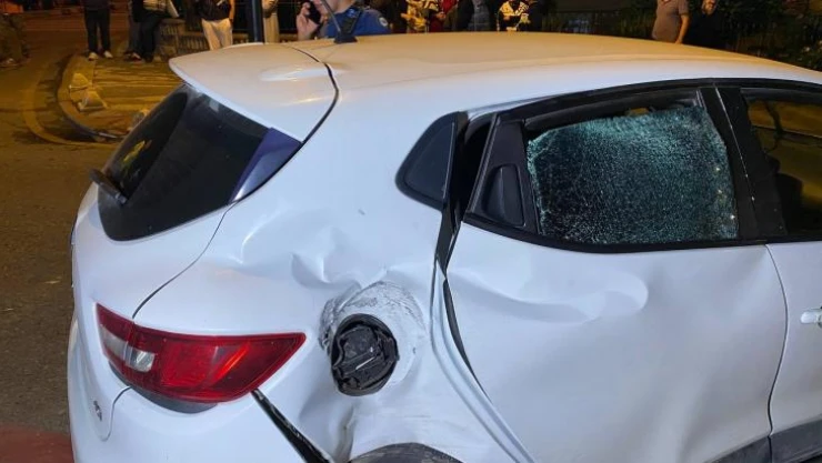 Üsküdar'da iki otomobil çarpıştı: 3 yaralı