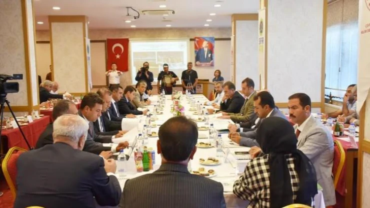 Van Gölü'nde kirliliğin önlenmesi ve sorunların çözümü masaya yatırıldı