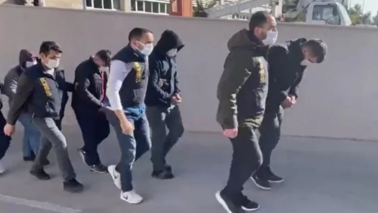 Vatandaşı yatırım vadiyle kandırıp 1 milyon TL dolandırdılar