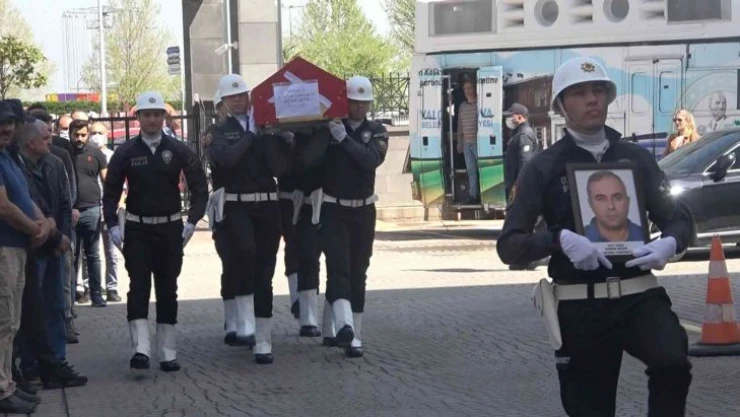 Yalova'da kalp krizi sonucu vefat eden polis için tören düzenlendi