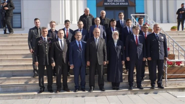 Yalova Üniversitesi'nde Rektör Bahçekapılı görevi devraldı