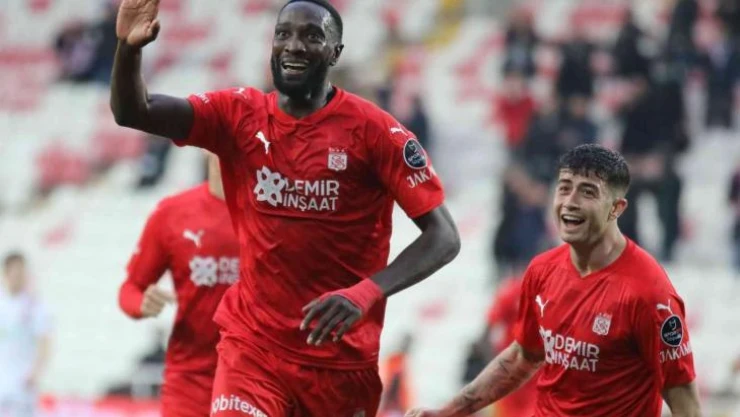 Yatabare adını Sivasspor tarihine yazdırdı