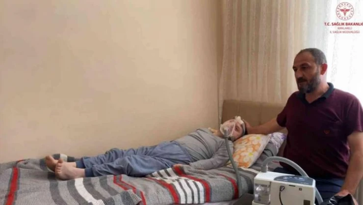 Yatağa bağımlı olarak yaşayan down sendromlu hastanın yardımına sağlık teşkilatı yetişti