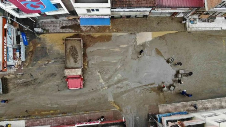 Yenice'de sular çekildi, selin boyutu havadan böyle görüntülendi