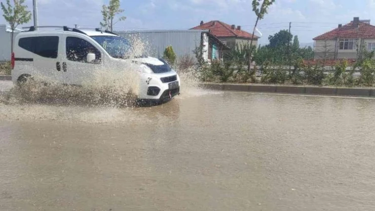 Yozgat'ta dolu ve sağanak yağış etkili oldu