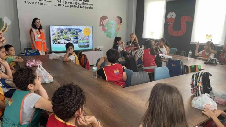 Zeytinburnu'nda ilkokul öğrencilerine 'Sıfır Atık Eğitimi' verildi