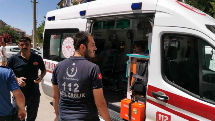 Zihinsel engelli gencin çıkardığı yangında anne ve babası yaralandı